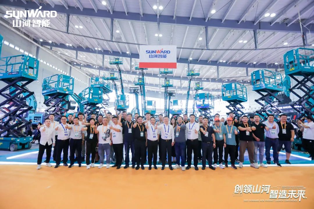 闪灼2023 CICEE！看鸿运国际智能“明星产品”有多“炫”