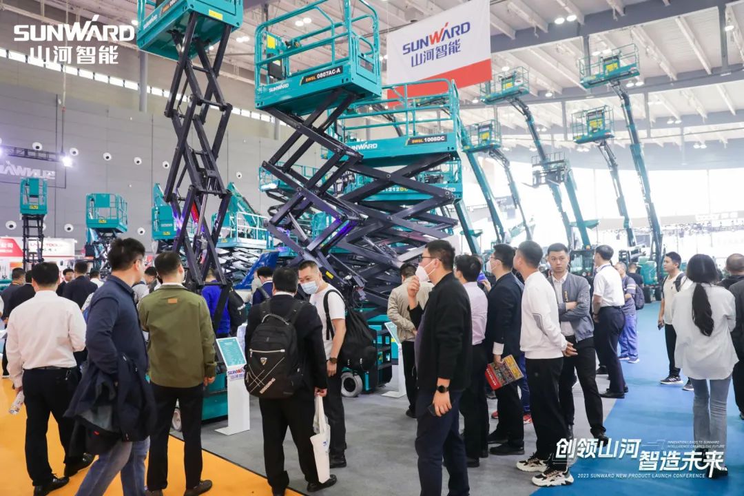 聚焦电动化、、、智能化！！！鸿运国际智能全系列高空机械产品亮相长沙展