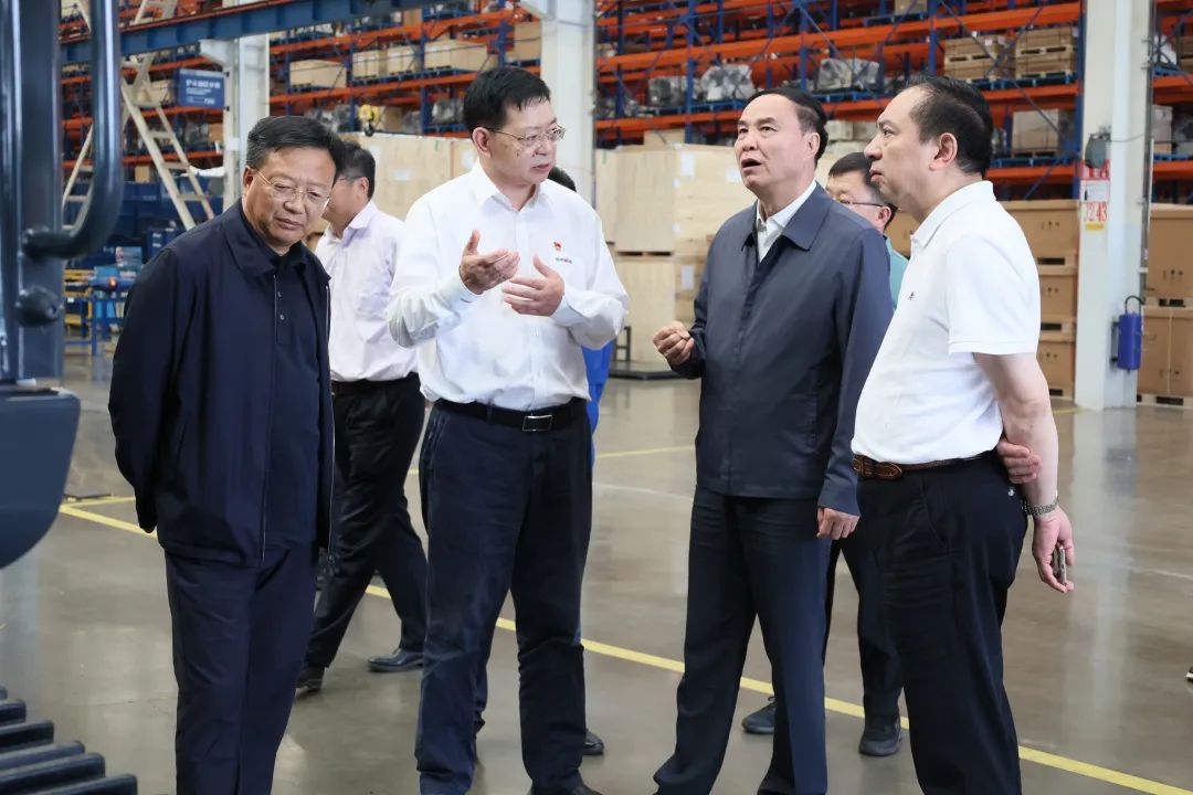 李文荣调研鸿运国际智能