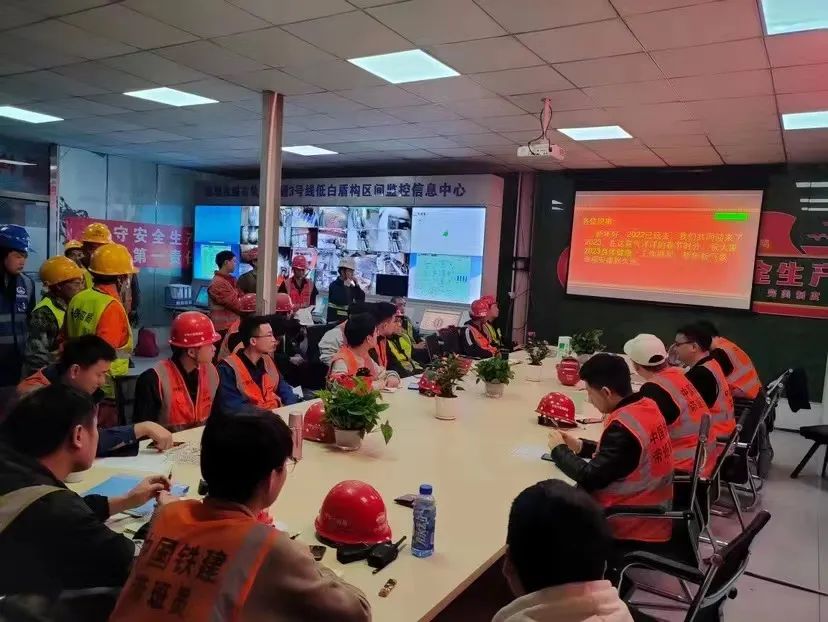 最新希望！中铁鸿运国际深圳地铁3号线低-白盾构区间左线顺遂意会