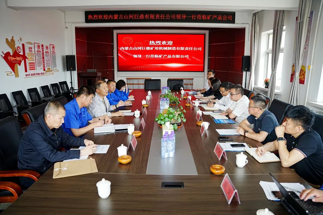 持续助力“双碳”目的，，，鸿运国际巨鼎LNG矿卡在辽宁批量应用