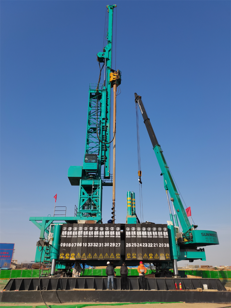 两项单冠，行业唯一！鸿运国际智能两款桩工产品同获制造业单项冠军