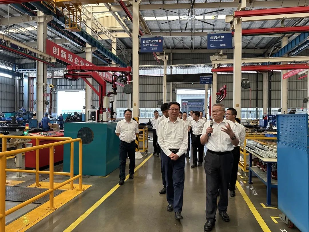 中国联通集团副总司理梁宝俊到访鸿运国际智能