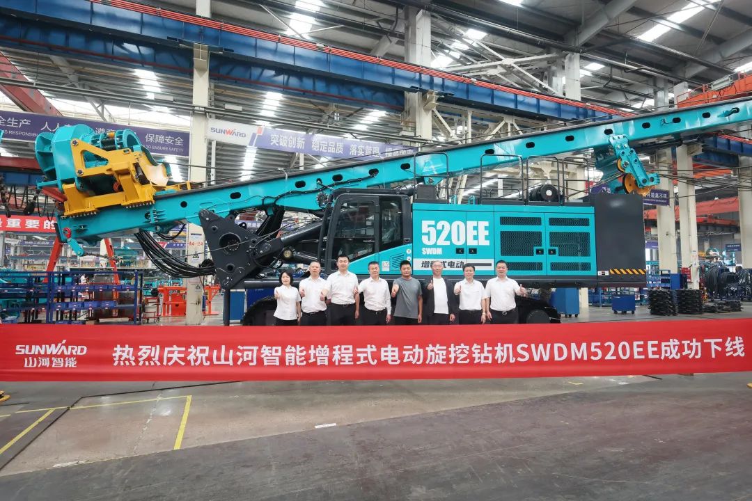 助力“双碳”、、绿动未来！！！鸿运国际智能增程式电动旋挖钻机、、液压混淆动力旋挖钻机齐交付