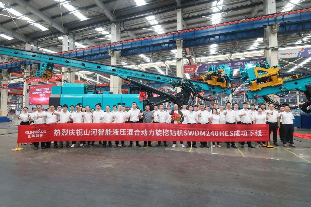 助力“双碳”、、绿动未来！！！鸿运国际智能增程式电动旋挖钻机、、液压混淆动力旋挖钻机齐交付