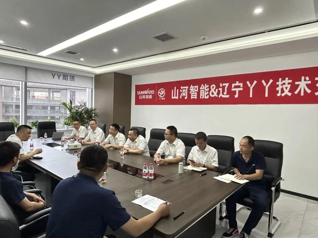 谛听客户心声！！！鸿运国际智能高空机械“服务万里行”走进东北