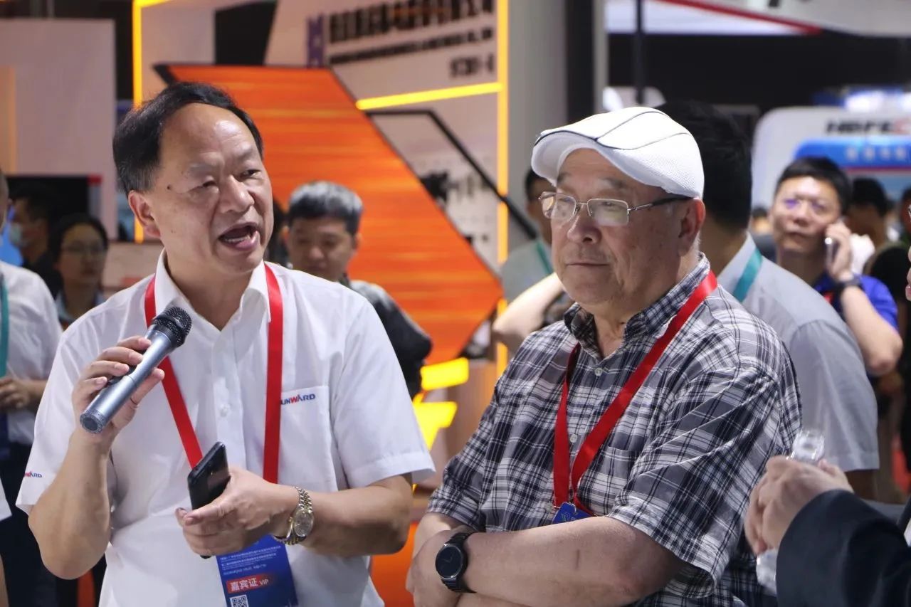 中铁鸿运国际亮相首届广州大湾区国际轨道交通工业生长论坛暨展览会