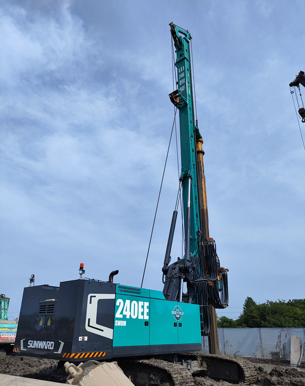 出道即巅峰！鸿运国际智能增程式电动旋挖钻机硬核给“利”