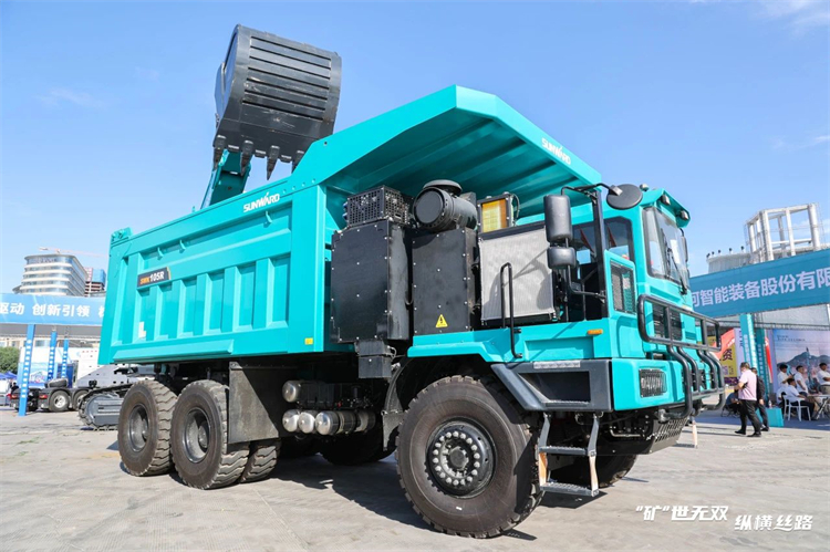 “矿”世无双，，纵横丝路！鸿运国际智能亮相第十三届新疆国际矿业与装备博览会