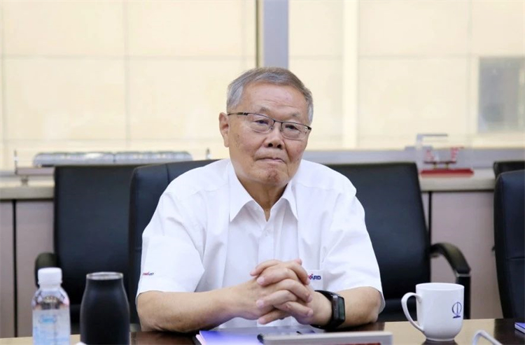 深化相助、、共创绚烂！！何清华带队造访中土集团