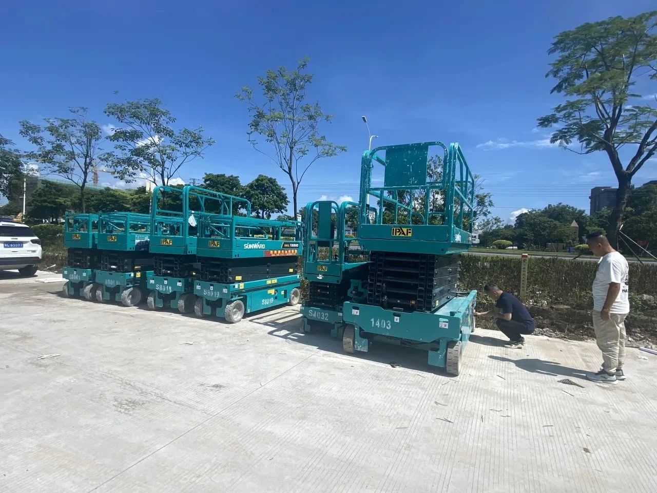 品质鸿运国际，，，专心折务！！鸿运国际智能高空机械服务万里行走进华南