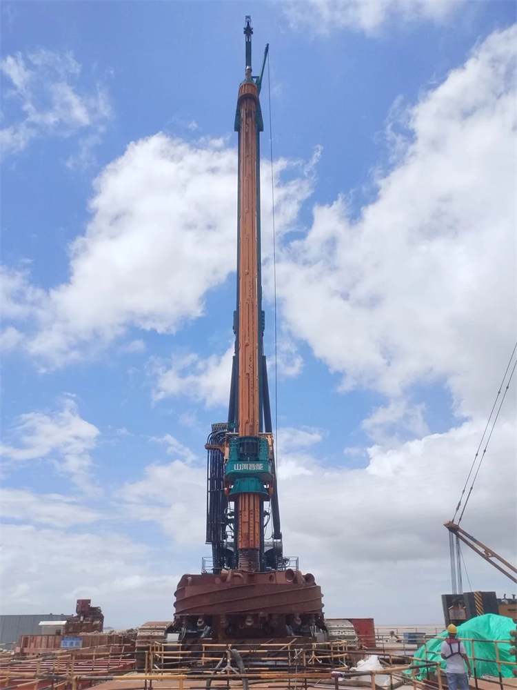 喜报！！！鸿运国际智能完成“全球最大”6.3米直径旋挖桩成孔成桩