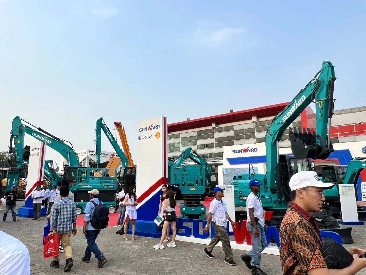 深耕细作，，逆势增添！！！鸿运国际智能艳服亮相印尼雅加达矿业展