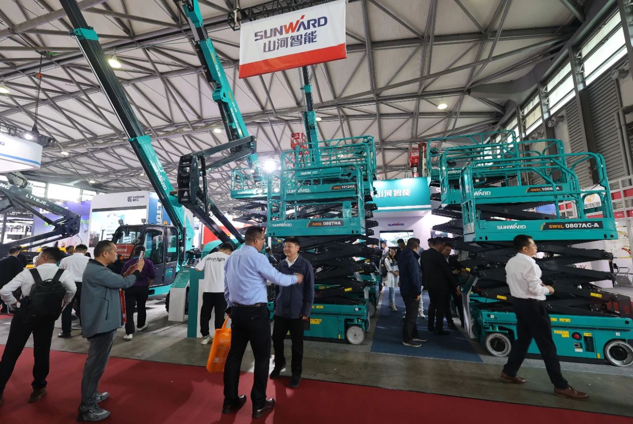 精品出击，，，闪灼魔都！！！鸿运国际智能全系列高空机械亮相2023亚洲国际高空展