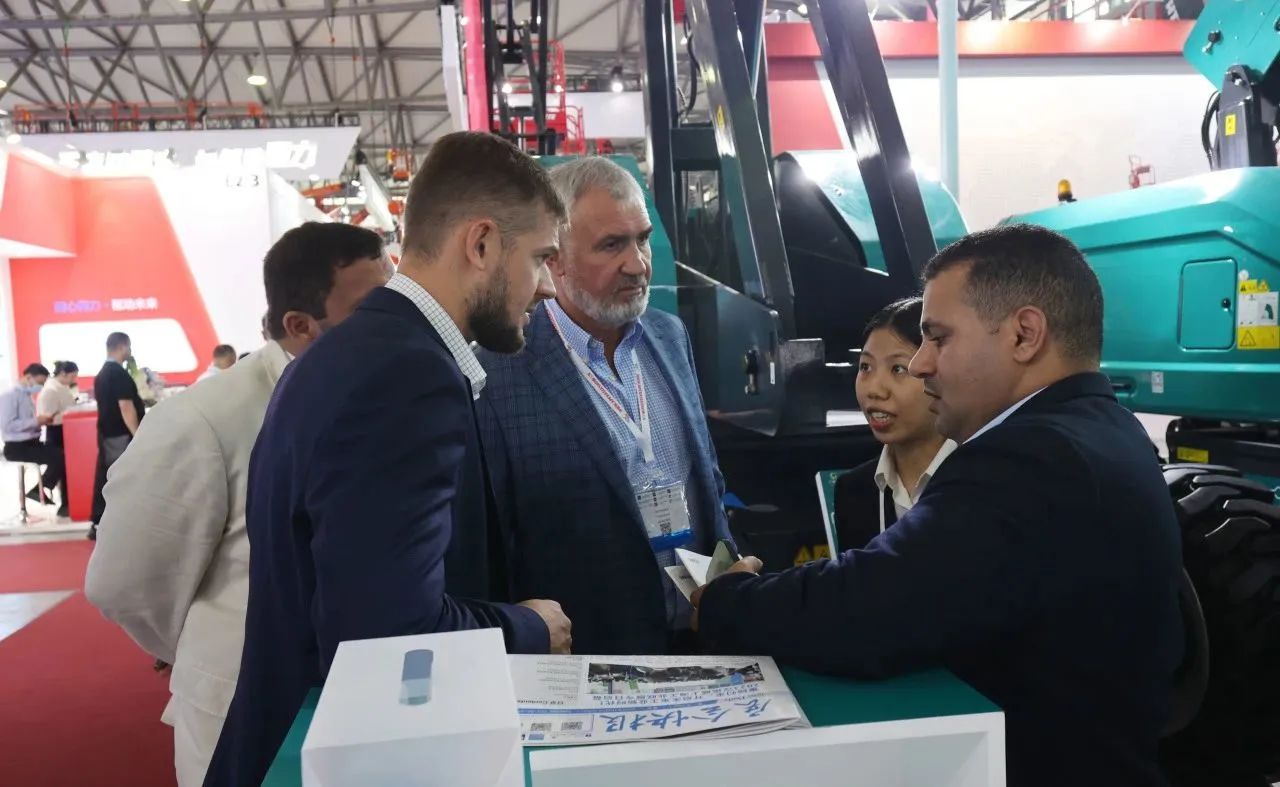 精品出击，，，闪灼魔都！！！鸿运国际智能全系列高空机械亮相2023亚洲国际高空展