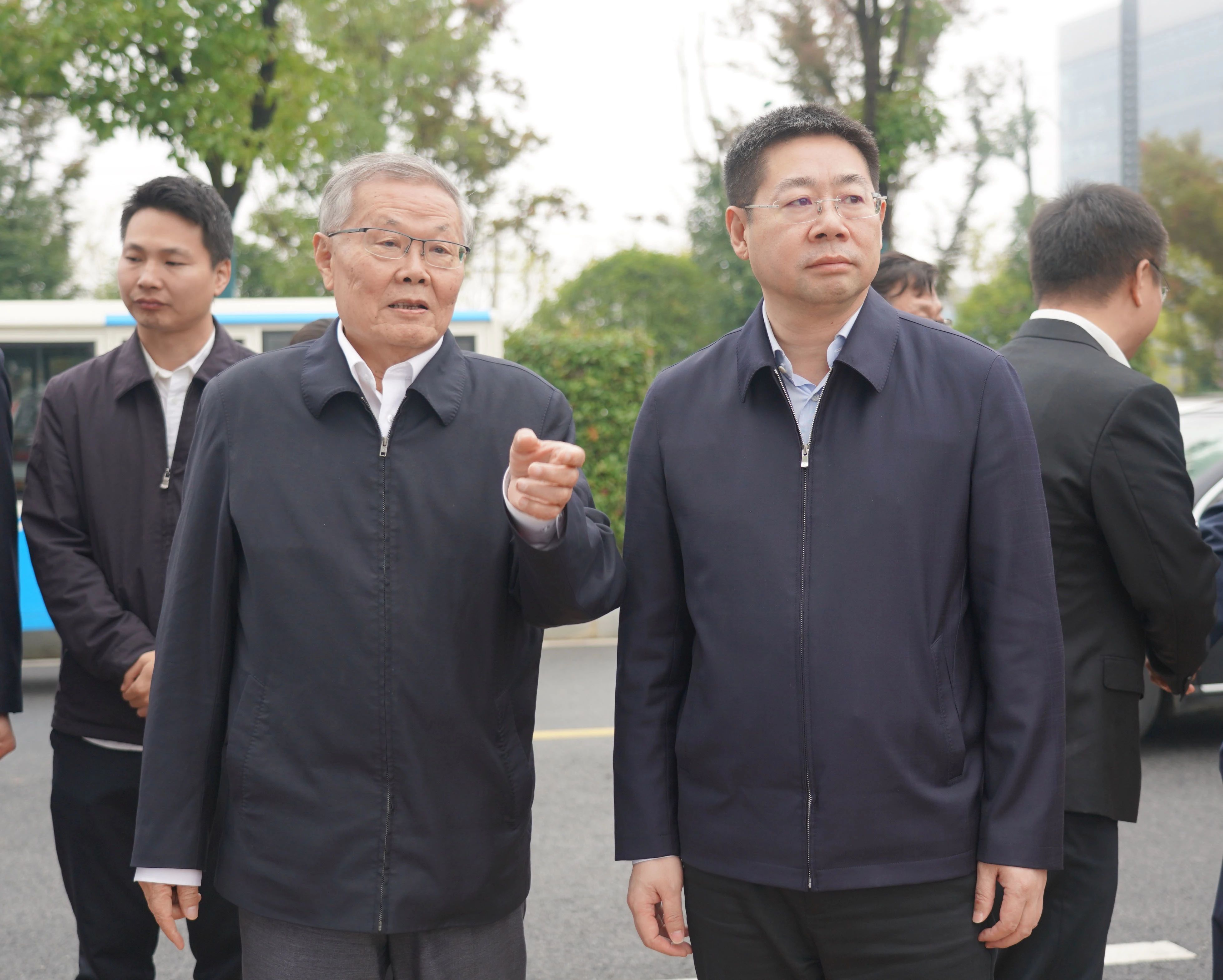 天下节水办主任蒋牧宸调研鸿运国际智能节水事情