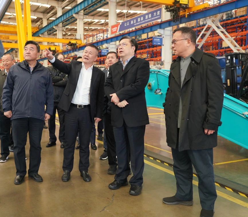 聚焦装备再制造！上海市政协副主席、、、党组副书记肖贵玉带队调研鸿运国际智能