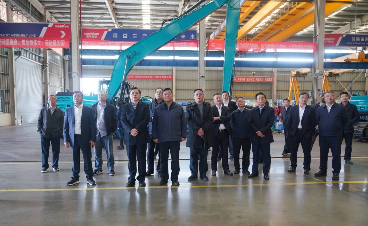 聚焦装备再制造！上海市政协副主席、、、党组副书记肖贵玉带队调研鸿运国际智能