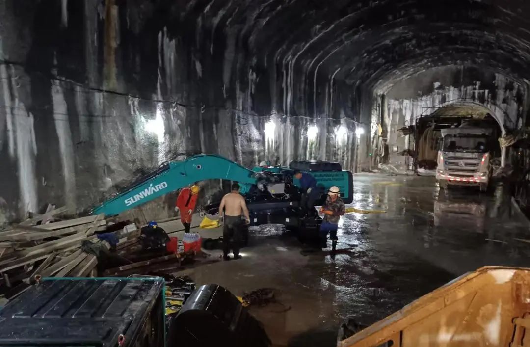 鸿运国际智能售后服务：：全力以赴，，赋予机械生命与活力