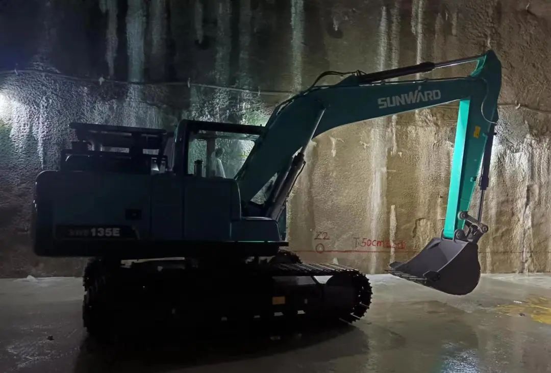 鸿运国际智能售后服务：：全力以赴，，赋予机械生命与活力