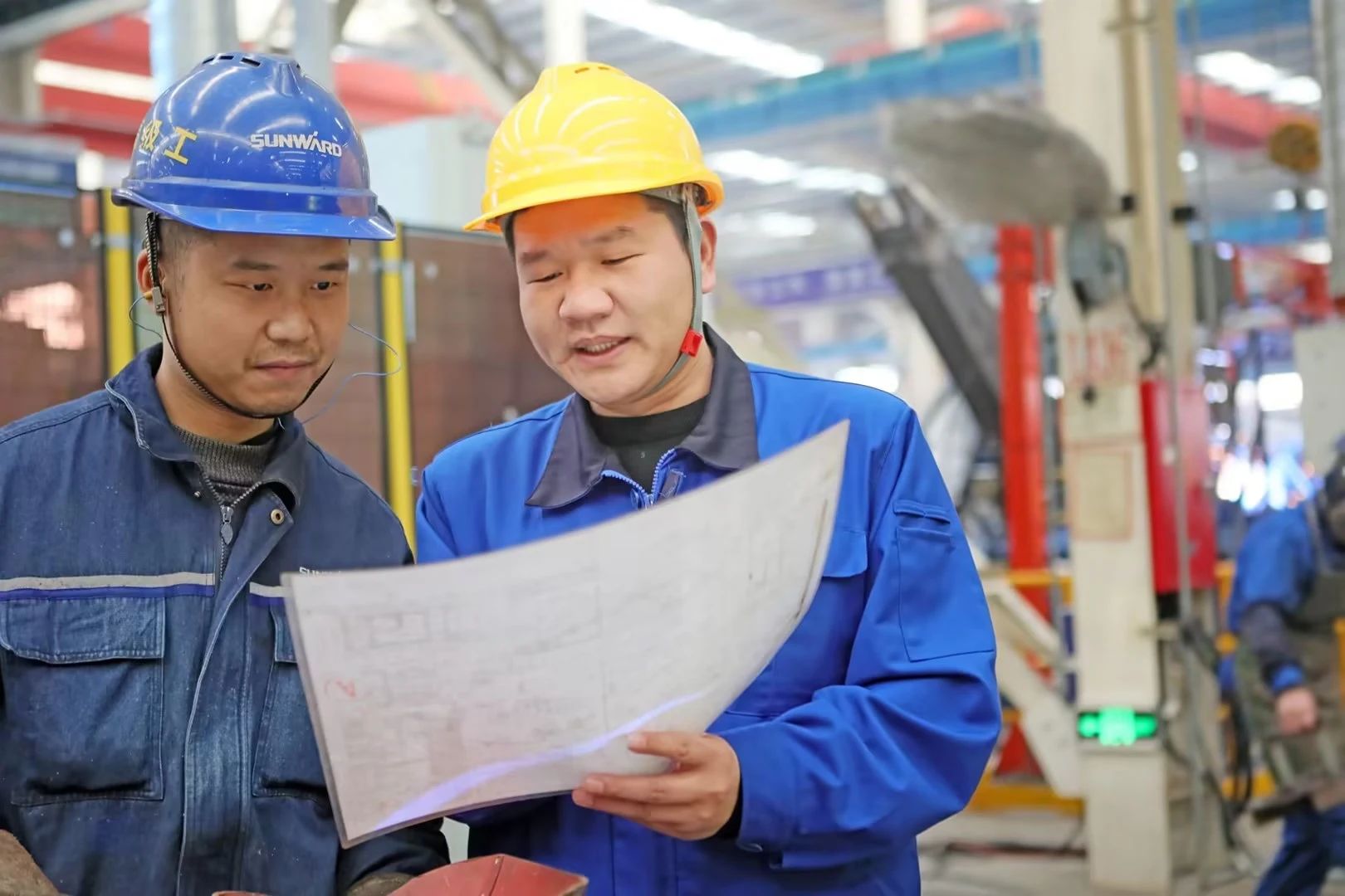 看鸿运国际工匠们怎样用一双巧手“拿捏”事情、创立“奇！！