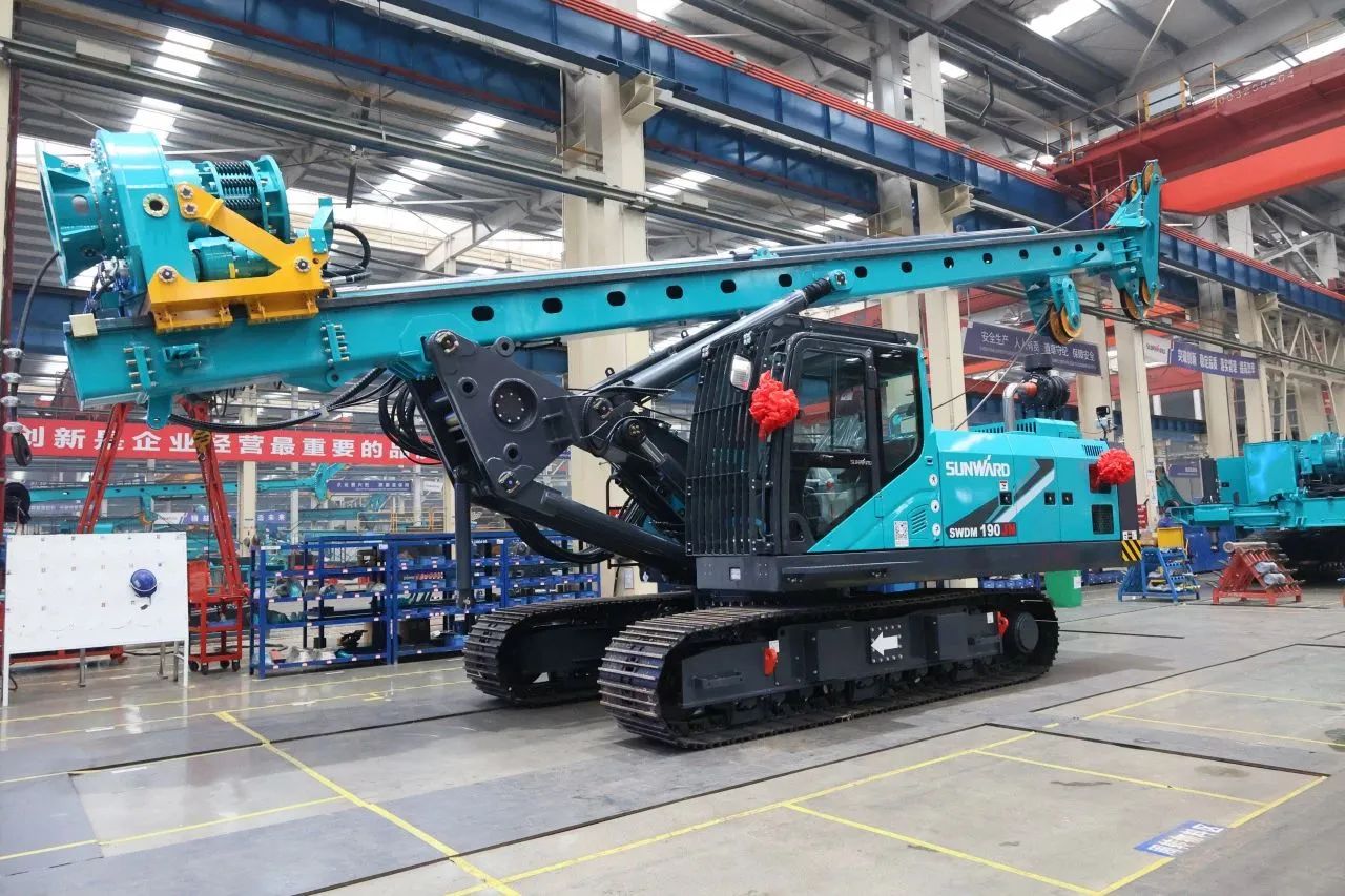 持续火热交付！！鸿运国际智能SWDM190JN旋挖钻机备受天下各地客户青睐