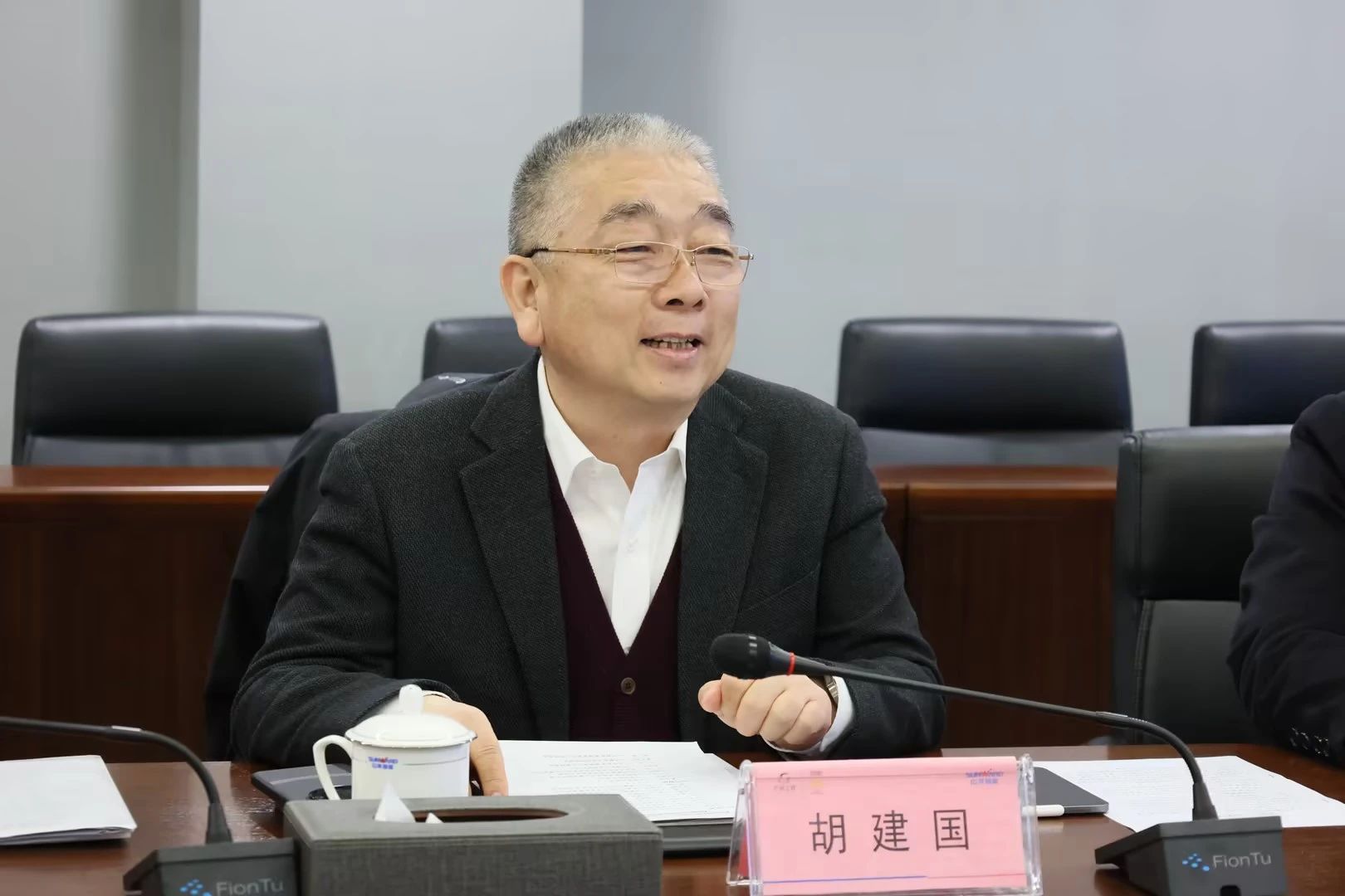 新思绪、、新领域、、新相助、、新突破！中铁十二局到访鸿运国际智能