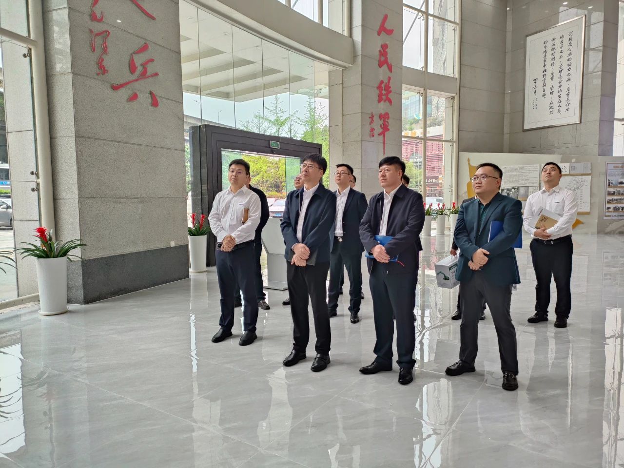 顺应新形势，，追求新相助！！！鸿运国际智能到访中铁二十三局