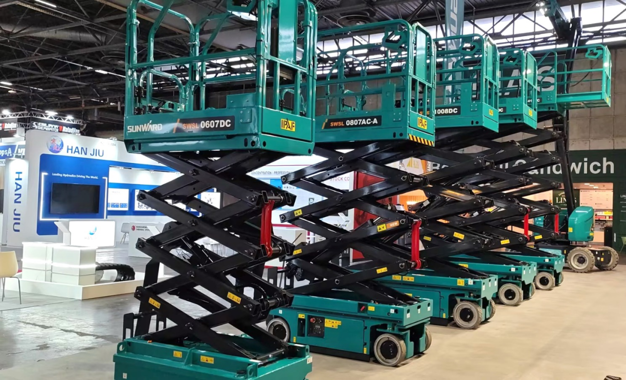 鸿运国际智能高空机械闪灼2024法国工程机械展