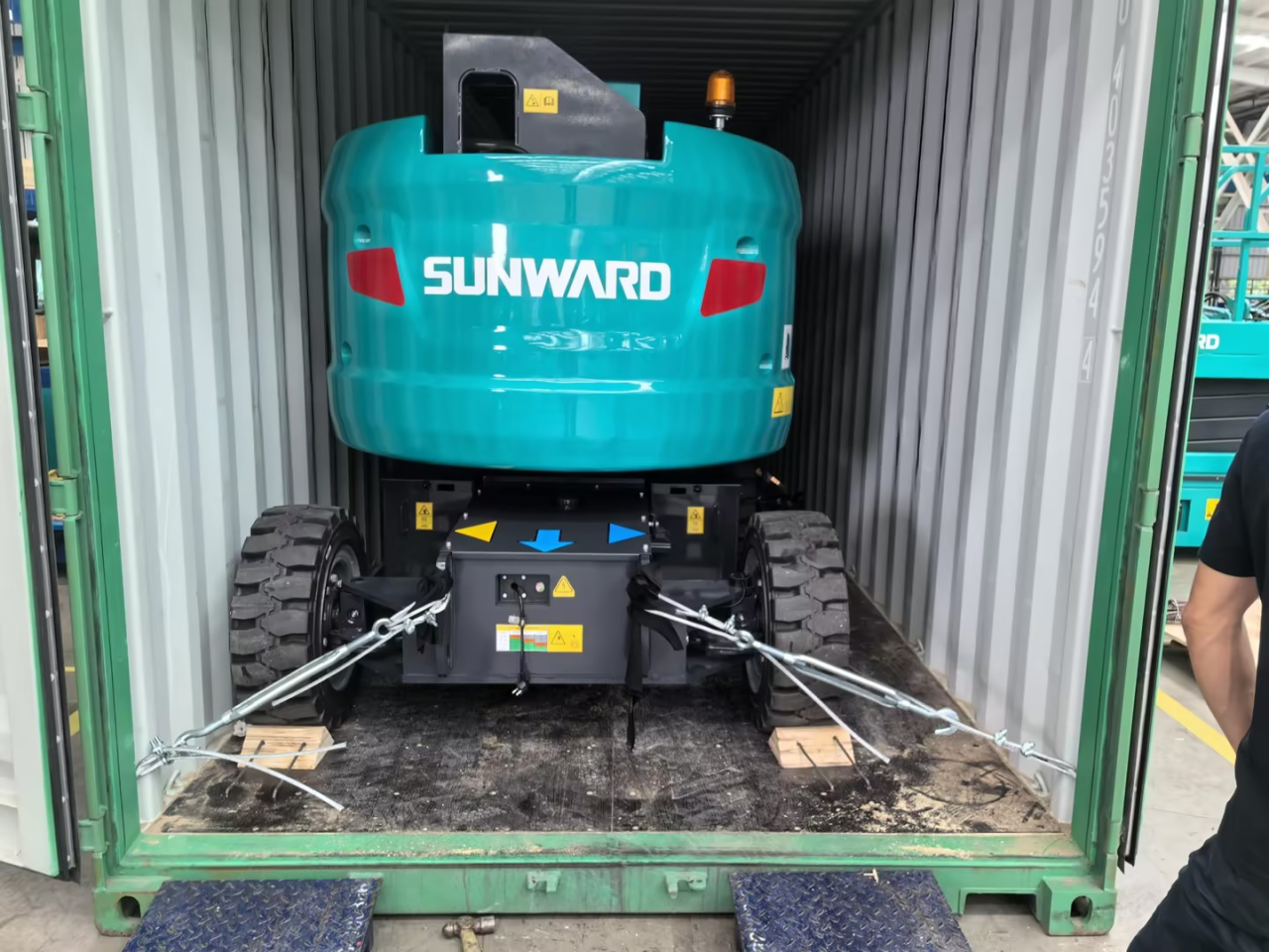 高空机械单日发货立异高！单月外洋发货破纪录！