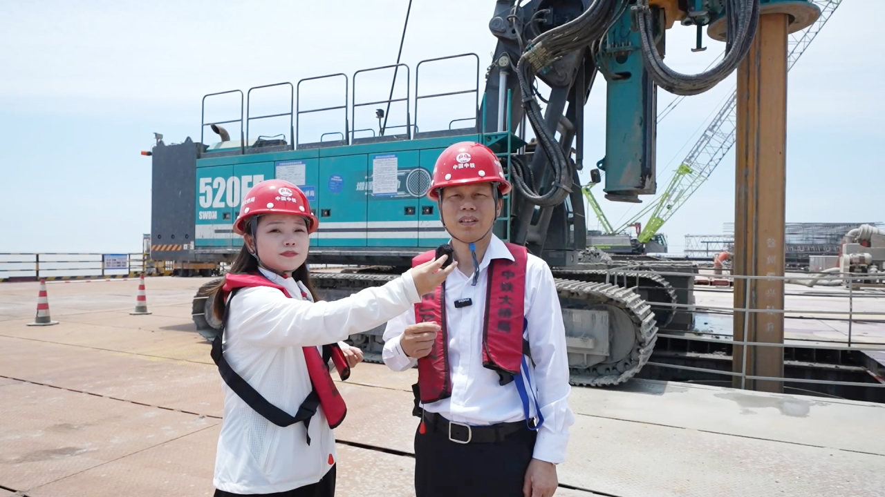 先导式立异，，再推电动新品！！鸿运国际智能SWDM520EE增程式旋挖钻机推介会乐成举行