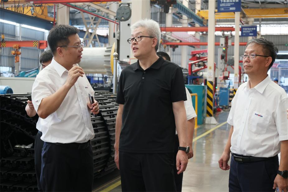 中国五矿工会主席、职工董事张晔到鸿运国际智能调研交流