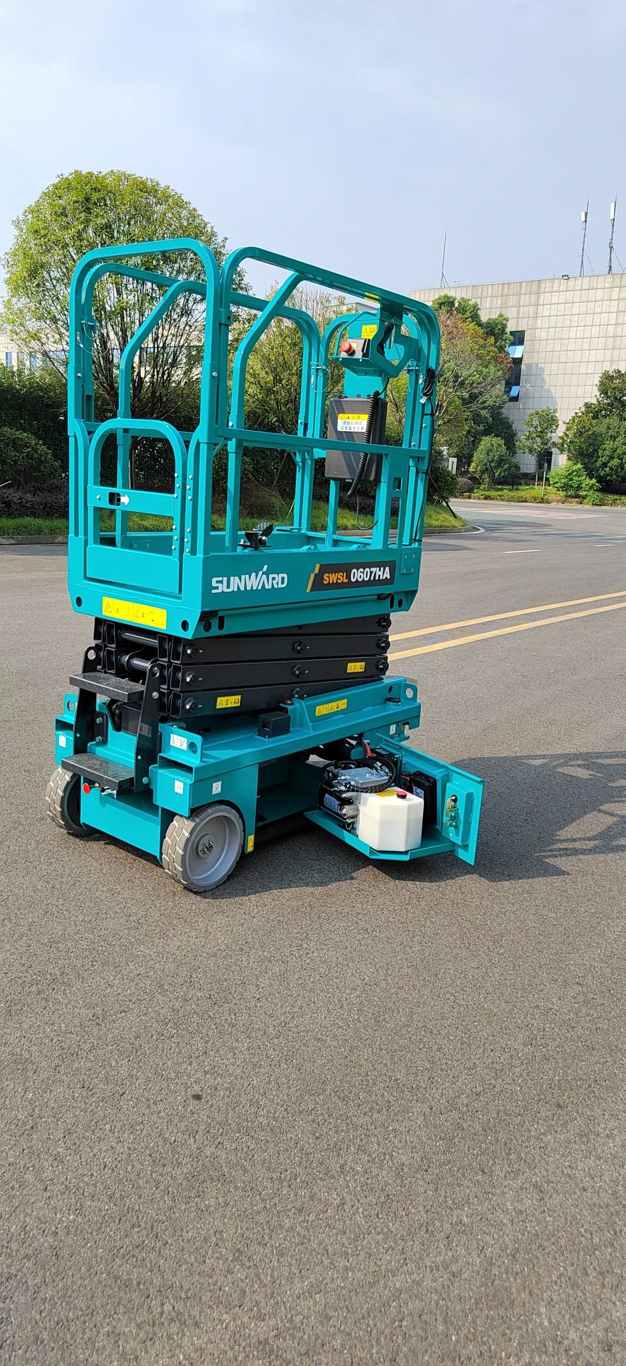 向“新”而行！！！鸿运国际智能又一款电动液驱剪叉式高空作业平台宣布