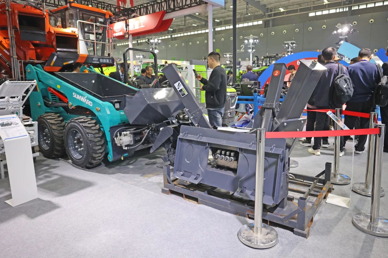 聚焦智能化、无人化！！！鸿运国际智能携多款产品亮相2024中国国际农业机械展
