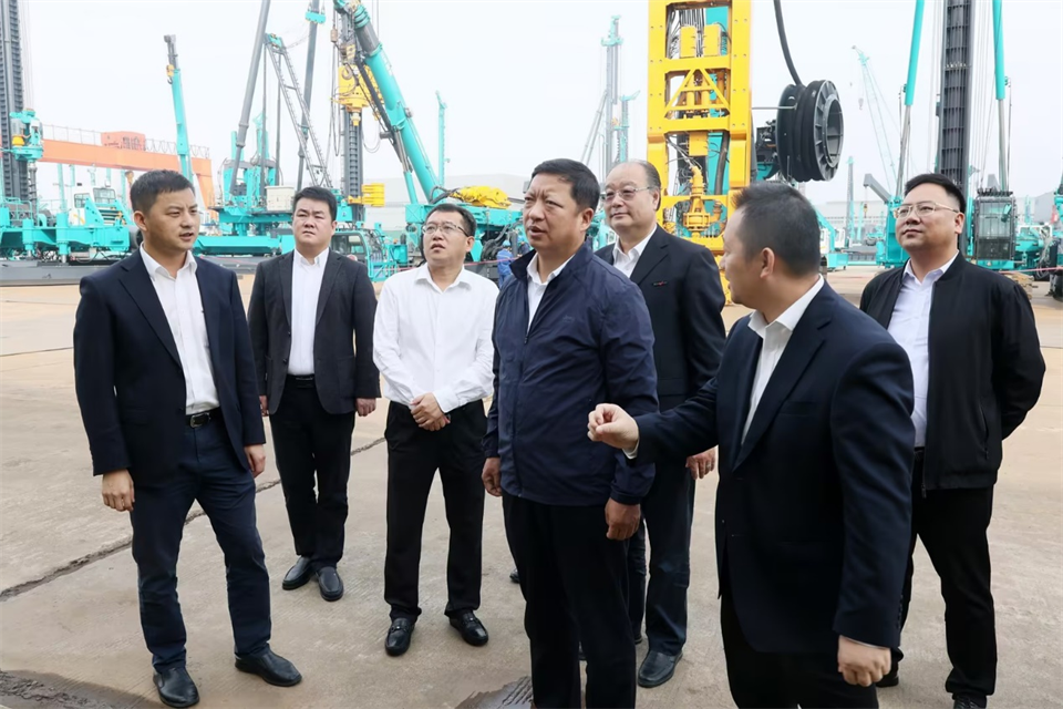 同船出海，共赢未来！中铁九局副总司理刘峻峰一行到访鸿运国际智能