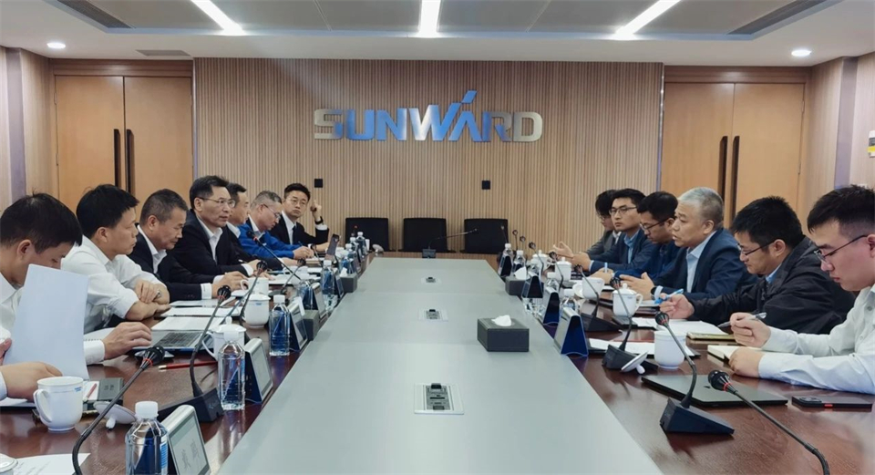 工业协同，共赢未来！！！远景动力中国区总裁赵卫军一行考察鸿运国际智能