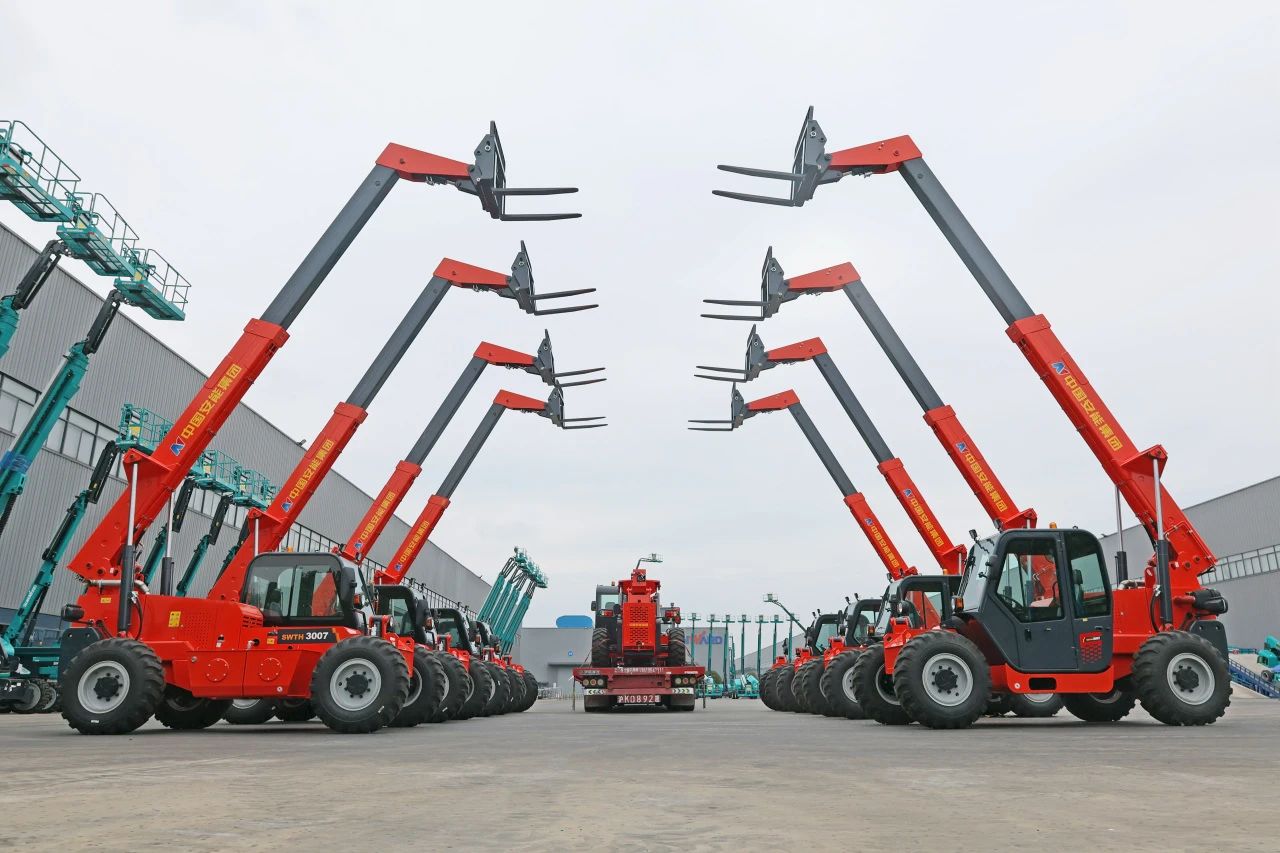 应运而生，，“急”速响应！！鸿运国际智能伸缩臂叉装车进军应抢救援领域