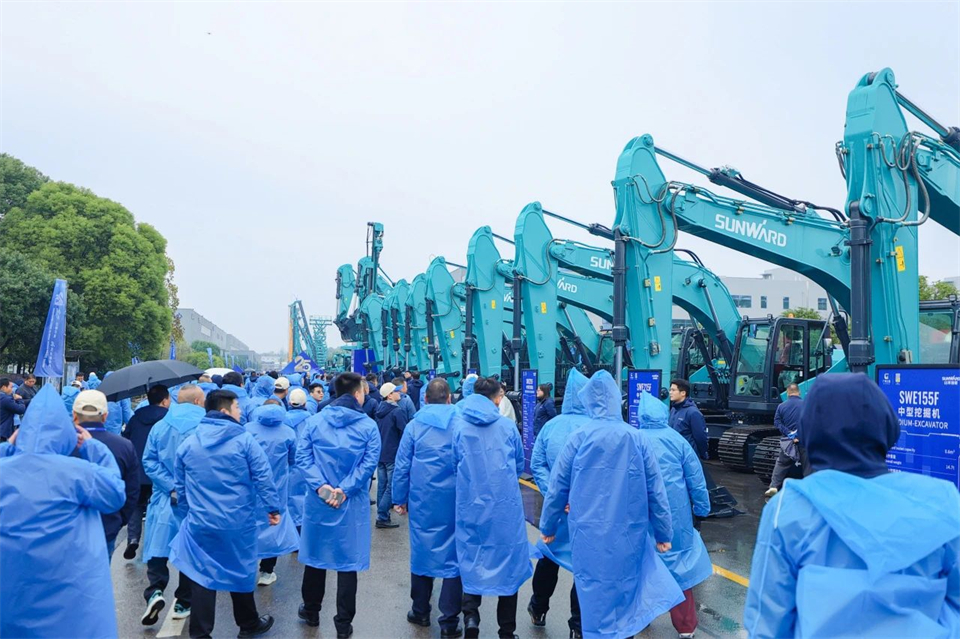 立异引领价值，，，理想成绩未来！！！鸿运国际智能25周年庆典暨全球客户节盛大举行