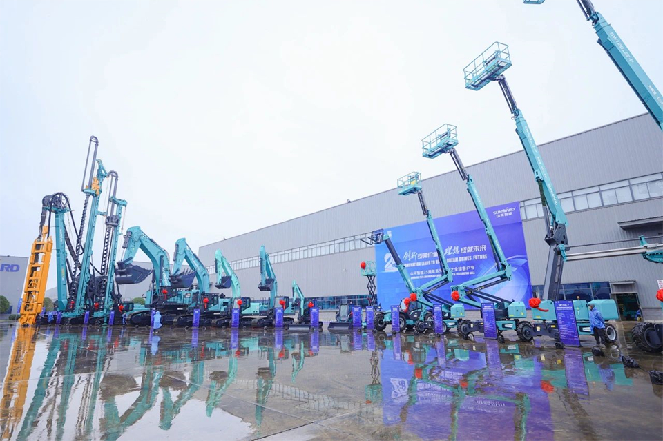 立异引领价值，，，理想成绩未来！！！鸿运国际智能25周年庆典暨全球客户节盛大举行