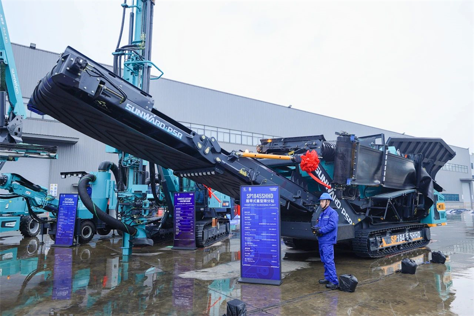 立异引领价值，，，理想成绩未来！！！鸿运国际智能25周年庆典暨全球客户节盛大举行