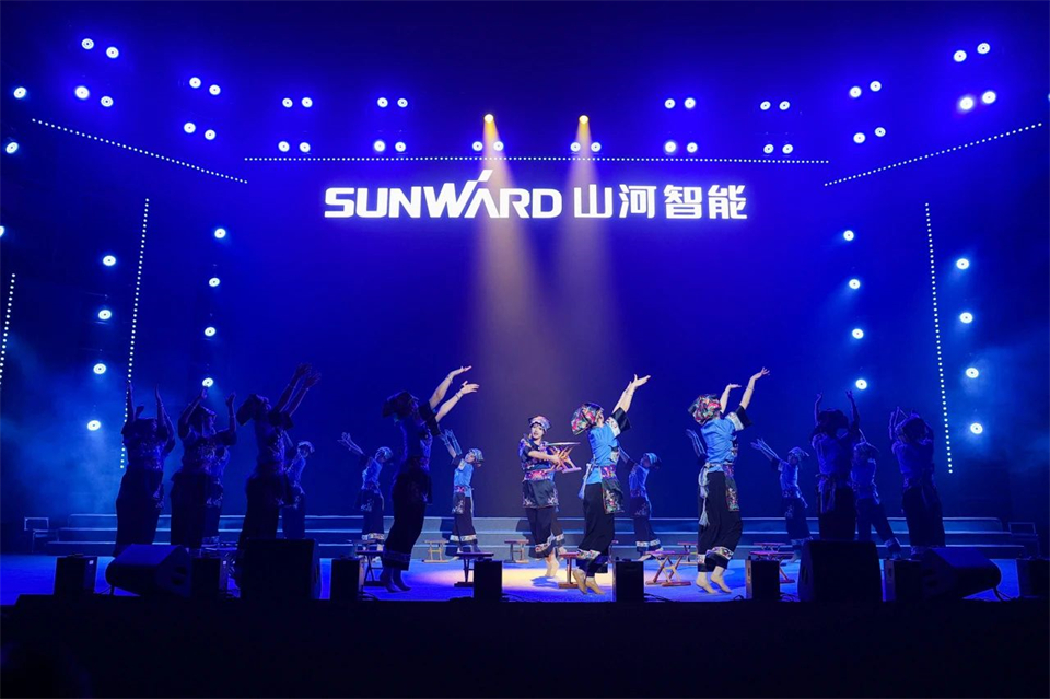 立异引领价值，，，理想成绩未来！！！鸿运国际智能25周年庆典暨全球客户节盛大举行