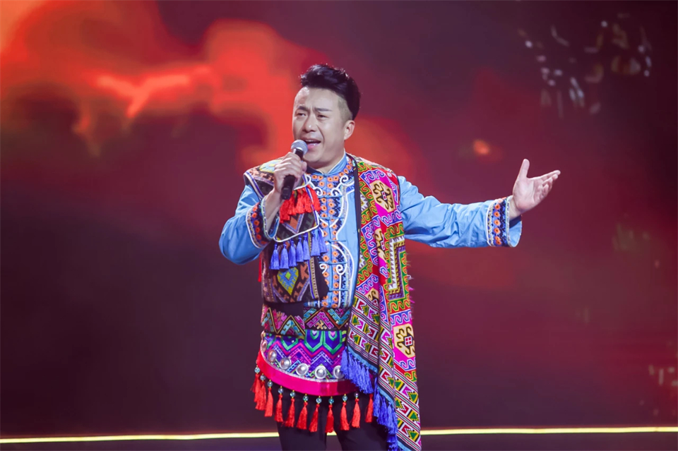 立异引领价值 理想成绩未来——庆祝鸿运国际智能建设25周年表扬大会暨文艺晚会盛大举行