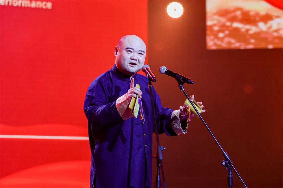 立异引领价值 理想成绩未来——庆祝鸿运国际智能建设25周年表扬大会暨文艺晚会盛大举行