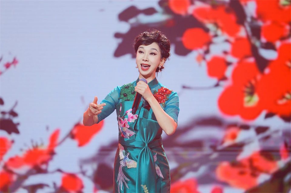 立异引领价值 理想成绩未来——庆祝鸿运国际智能建设25周年表扬大会暨文艺晚会盛大举行