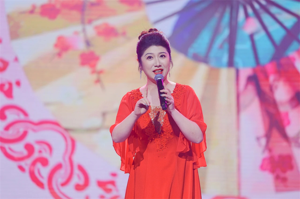 立异引领价值 理想成绩未来——庆祝鸿运国际智能建设25周年表扬大会暨文艺晚会盛大举行