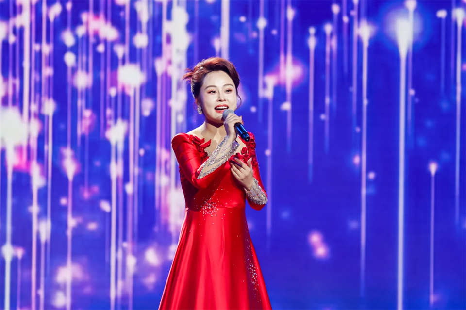 立异引领价值 理想成绩未来——庆祝鸿运国际智能建设25周年表扬大会暨文艺晚会盛大举行