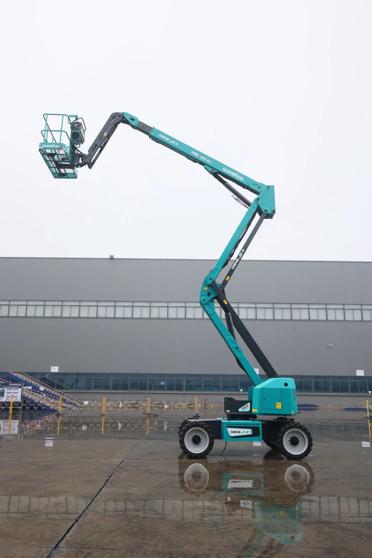 点赞！！鸿运国际智能立异装备荣登CMIIC2024明星产品榜单