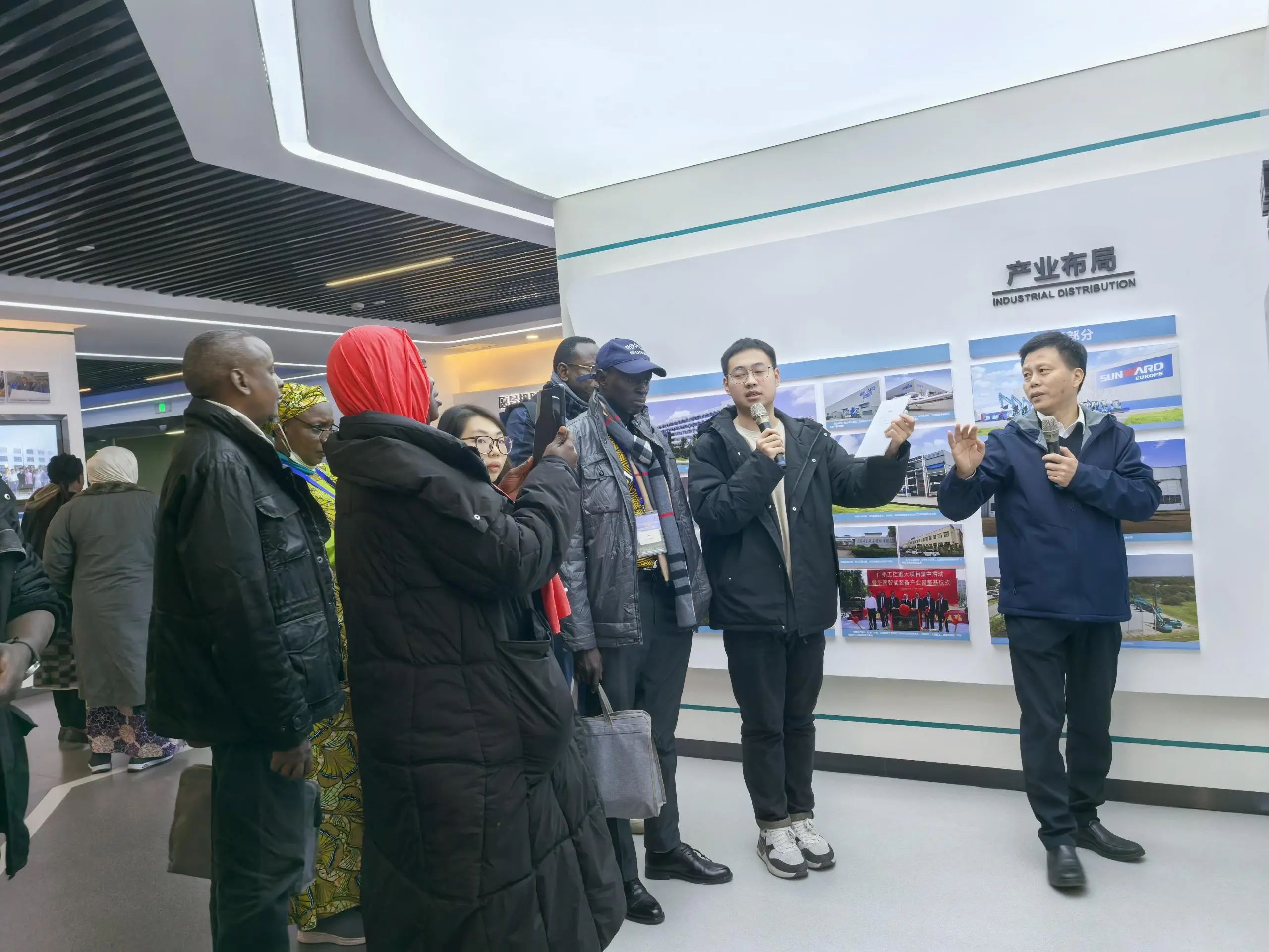 尼日尔农业治理和手艺研修班调研鸿运国际智能