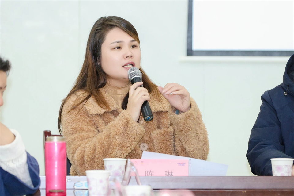 长龙街道、、、鸿运国际智能召开首届年货盛惠暨送春联文化惠民活动事情聚会