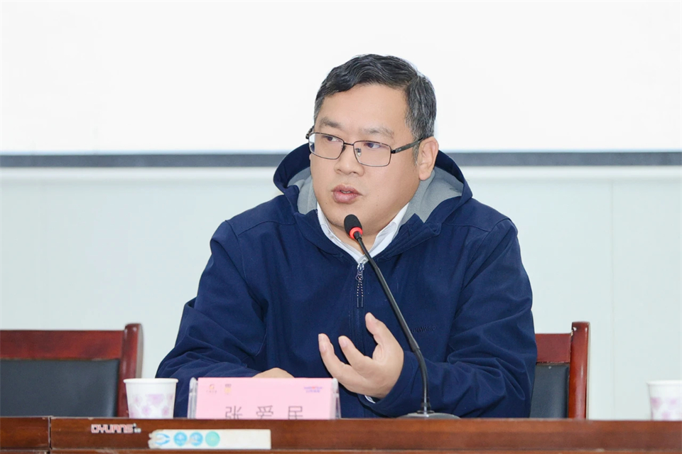 长龙街道、、、鸿运国际智能召开首届年货盛惠暨送春联文化惠民活动事情聚会